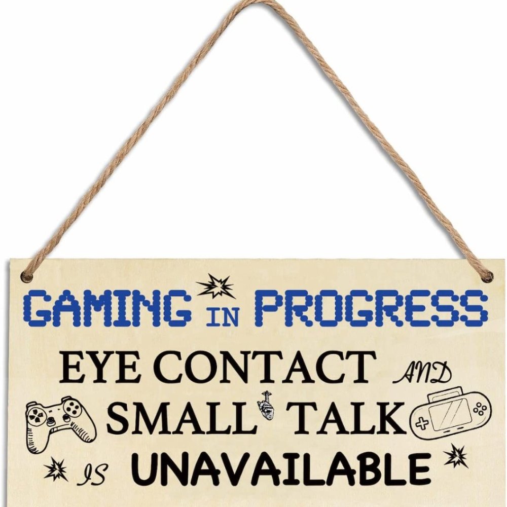 HANGING GAMING PLAQUE